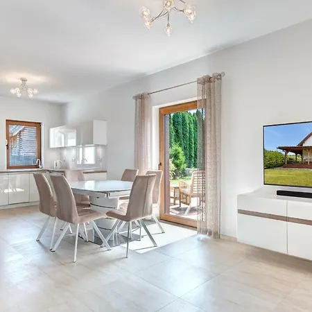 Amber House Виселка